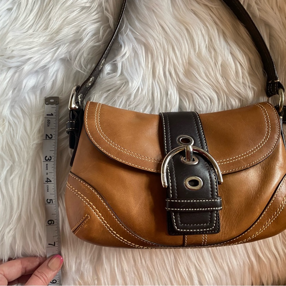 Coach Soho Shoulder Bag Burnish Tan & Brown 2 Tone Leather F10910 Vtg - Picture 3 of 16